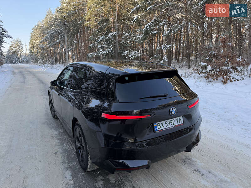Внедорожник / Кроссовер BMW iX 2023 в Нетешине