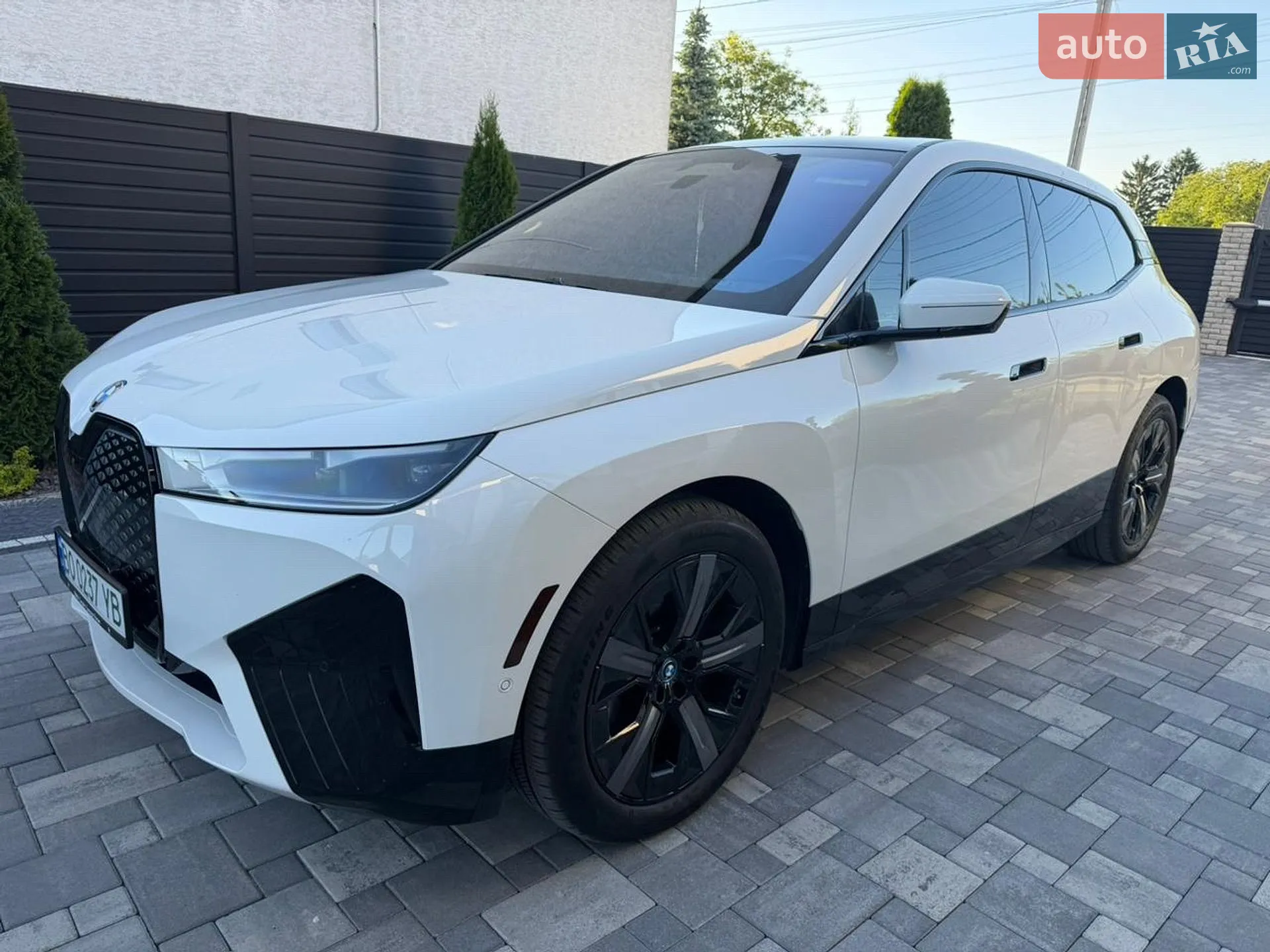 BMW iX 2024 VIN WB523CF00RCR85805 фото оголошення 2 з 5