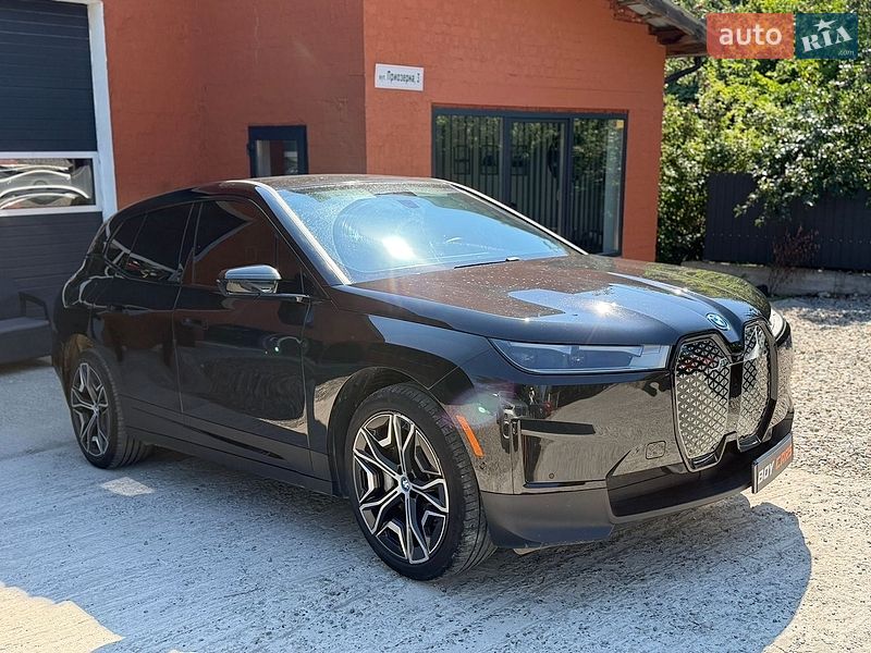 BMW iX, фото з оголошення