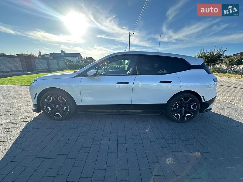 Внедорожник / Кроссовер BMW iX 2022 в Ровно