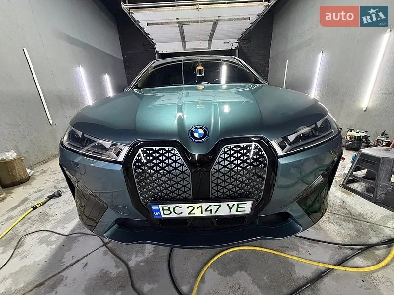 BMW iX