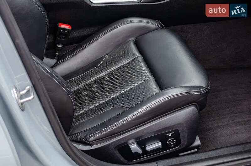 Седан BMW M3 2021 в Киеве