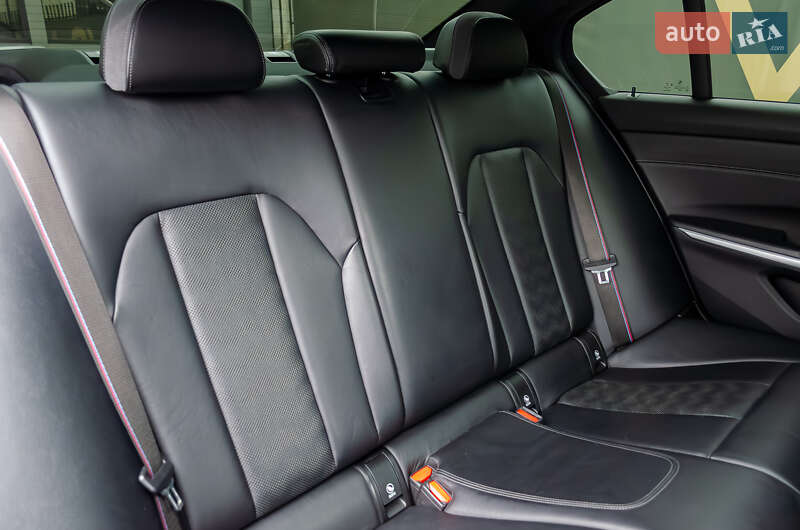 Седан BMW M3 2021 в Киеве