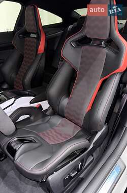Купе BMW M4 2025 в 
