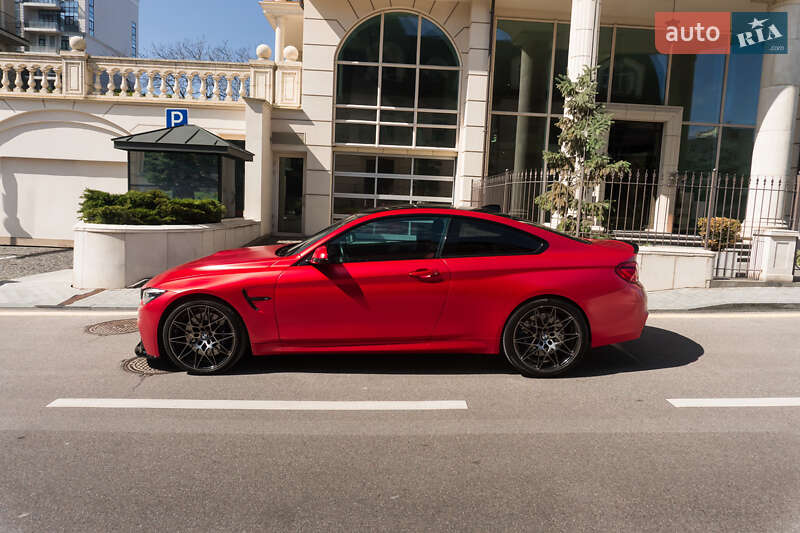 Купе BMW M4 2017 в 