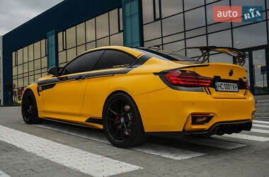 Купе BMW M4 2015 в 