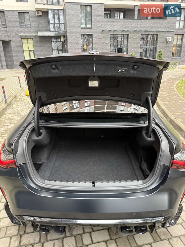 Купе BMW M4 2022 в Києві