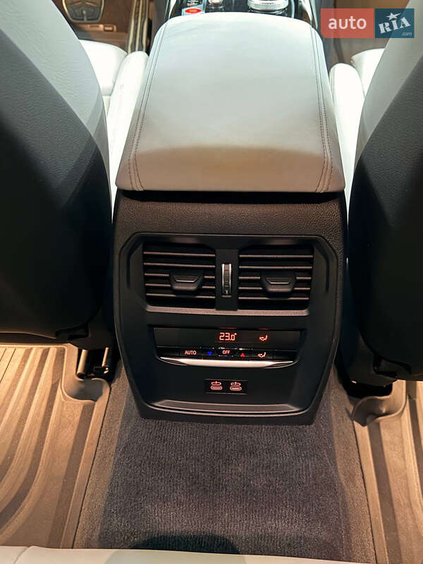 Купе BMW M4 2022 в Киеве фото 23 Купе BMW M4 2022 в Киеве