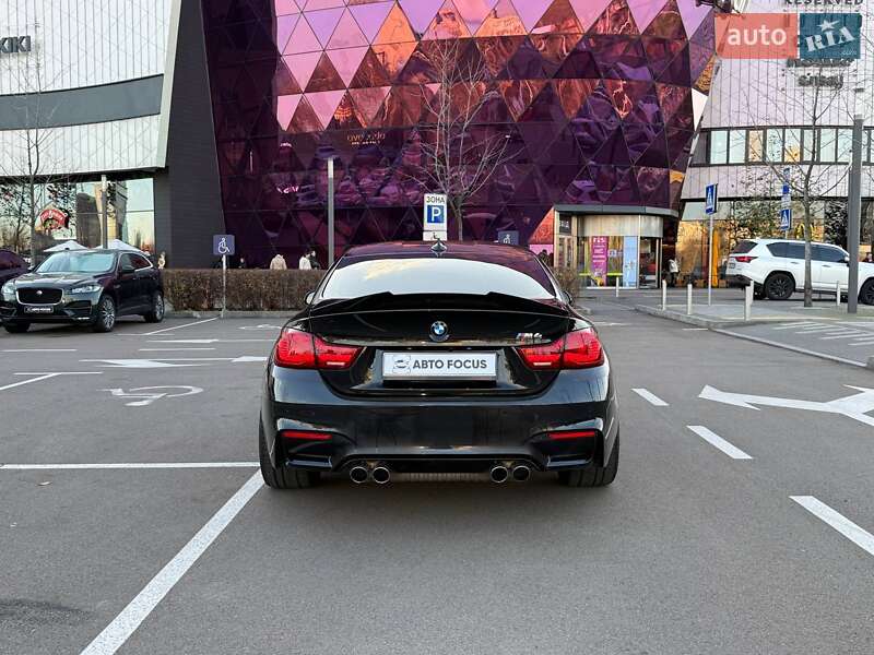 Купе BMW M4 2015 в Киеве
