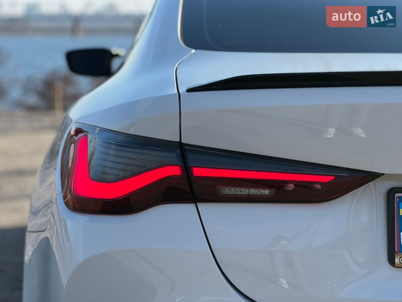 Купе BMW M4 2023 в Києві