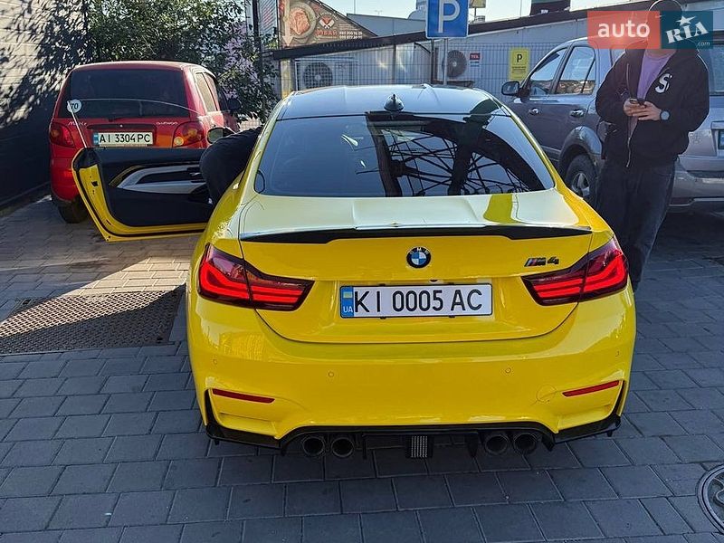 Купе BMW M4 2016 в Києві