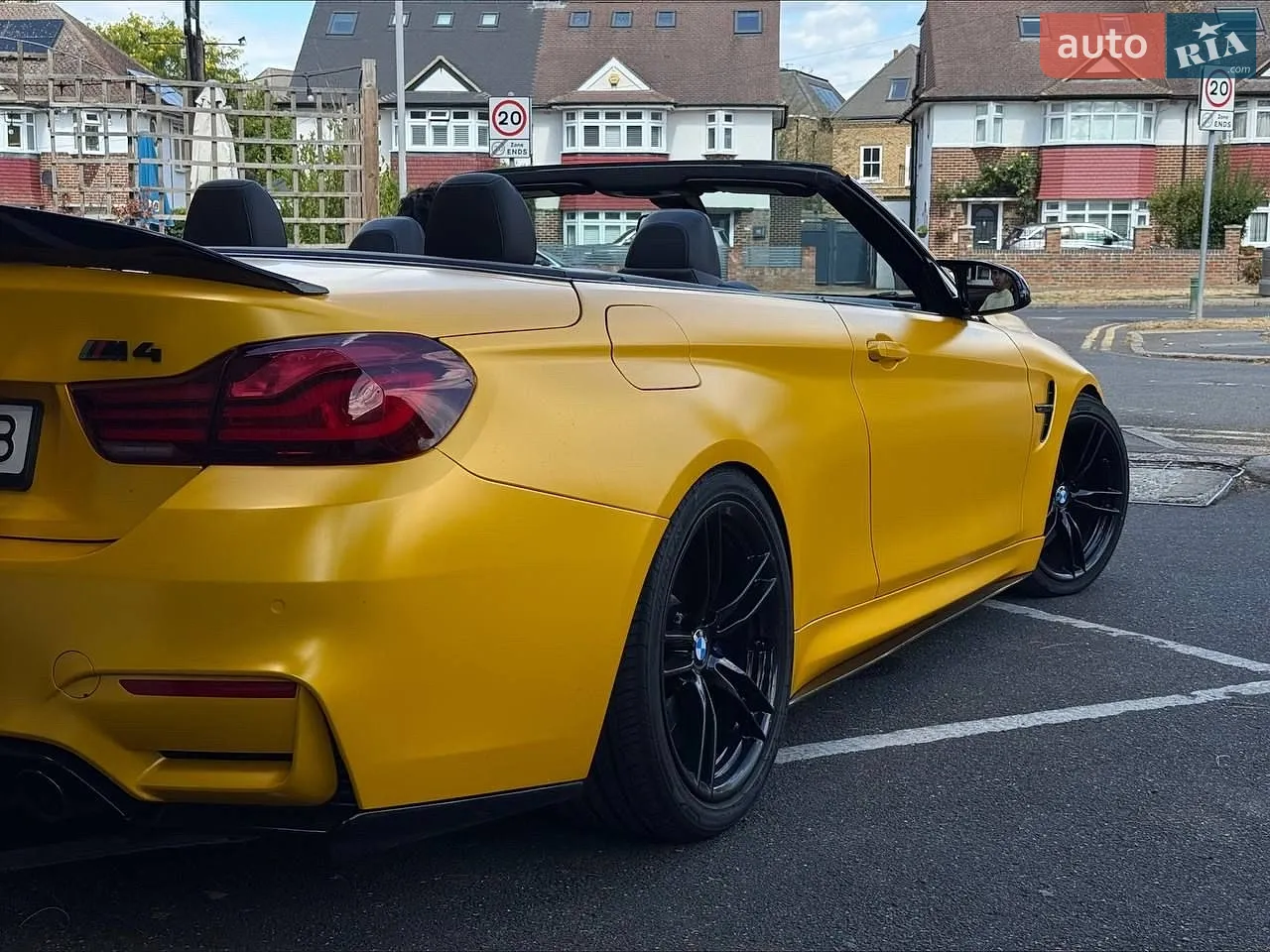 2016 BMW M4 - мініатюра 16