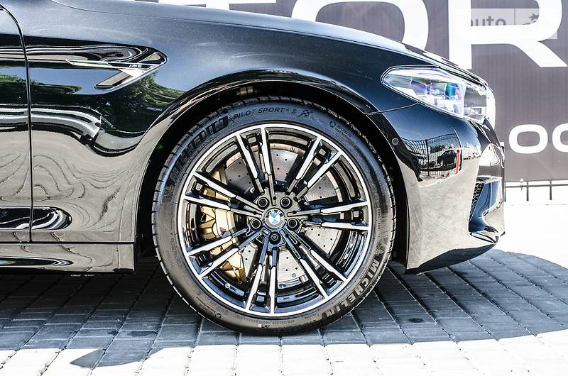 Седан BMW M5 2018 в Києві