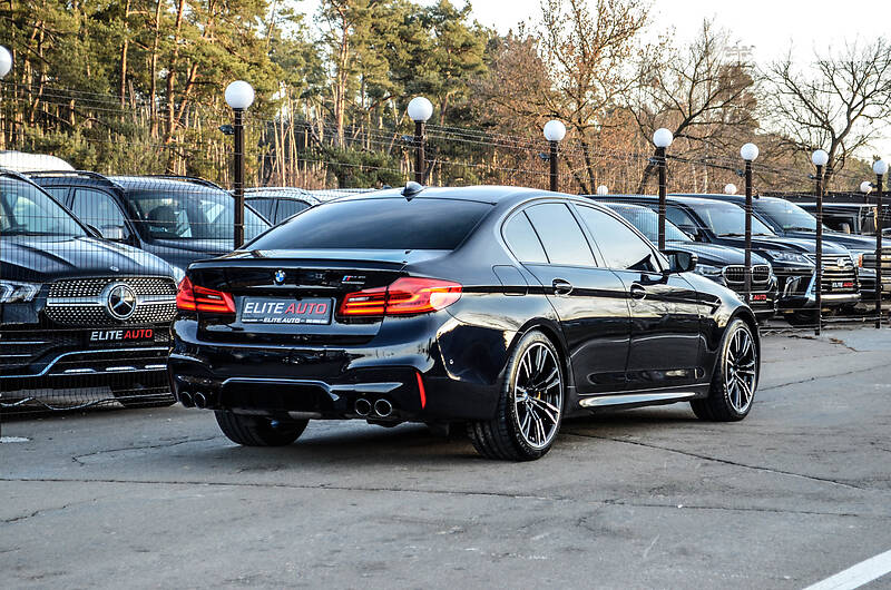 Седан BMW M5 2018 в Києві