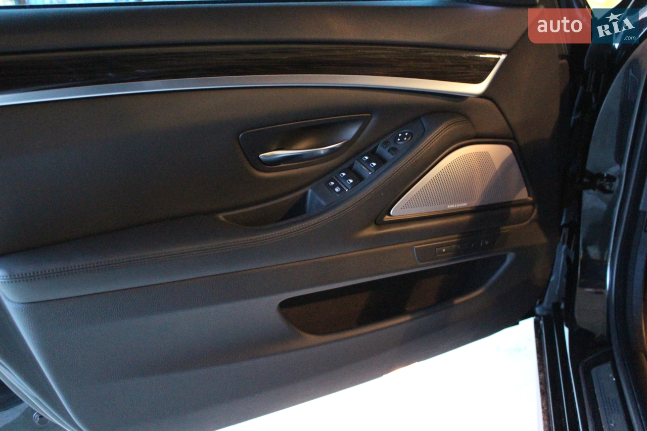 2013 BMW M5 - мініатюра 11