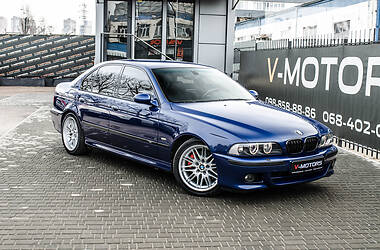 Седан BMW M5 2000 в 