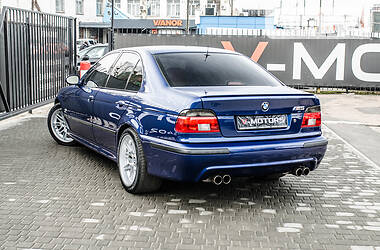 Седан BMW M5 2000 в 