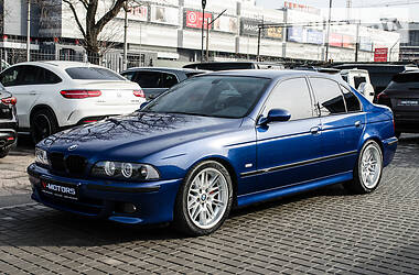 Седан BMW M5 2000 в 