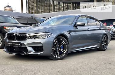 Седан BMW M5 2018 в 