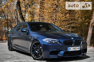 Седан BMW M5 2012 в Львові