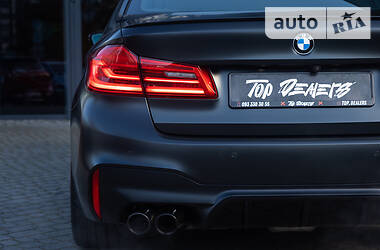 Седан BMW M5 2018 в 
