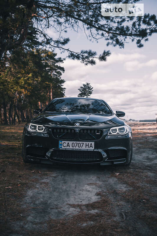 Седан BMW M5 2013 в Дніпрі