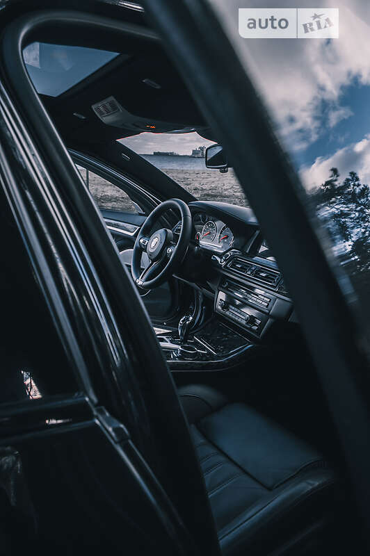 Седан BMW M5 2013 в Дніпрі