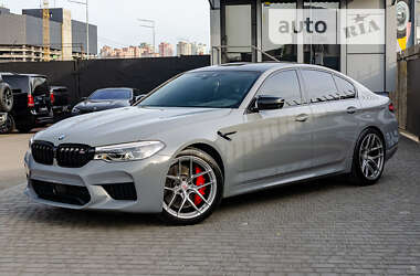 Седан BMW M5 2018 в 