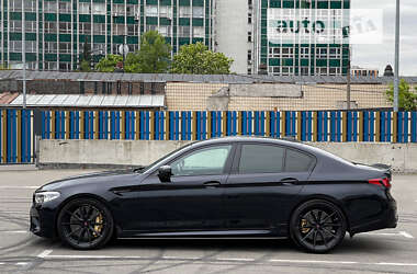 Седан BMW M5 2018 в 