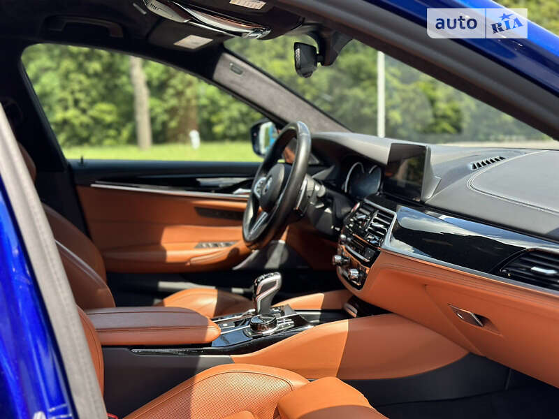 Седан BMW M5 2019 в Чернівцях