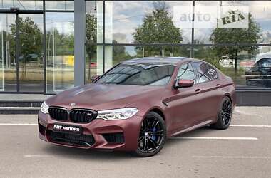 Седан BMW M5 2018 в 