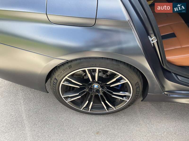 Седан BMW M5 2018 в Киеве