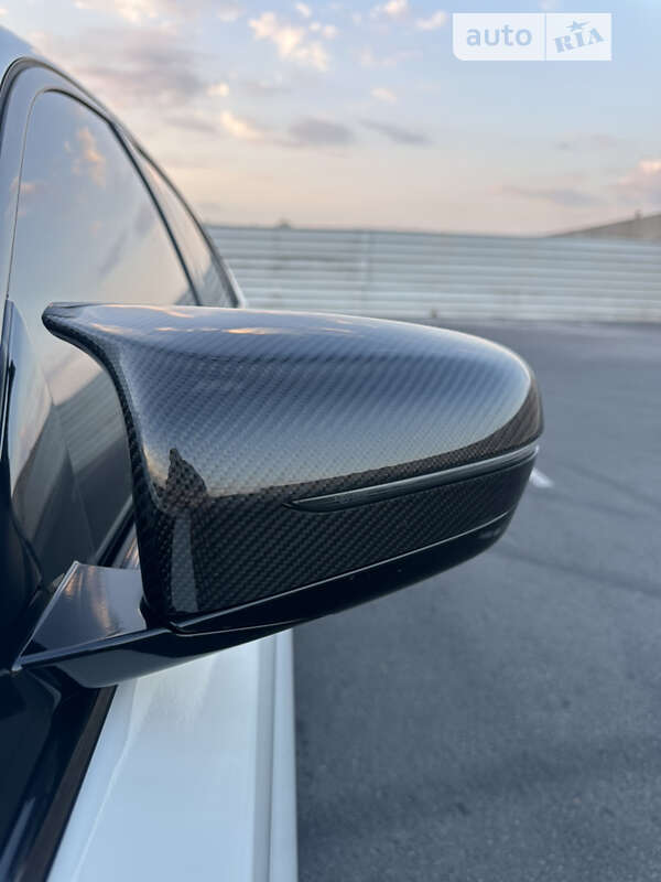 Седан BMW M5 2021 в Львові