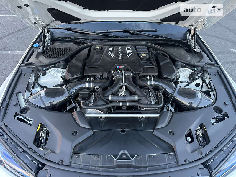 Седан BMW M5 2021 в Львові
