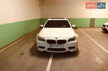 Седан BMW M5 2012 в 