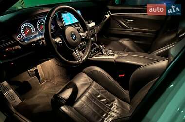 Седан BMW M5 2012 в 