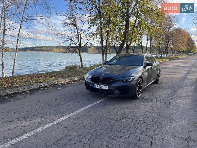 Седан BMW M5 2018 в Киеве