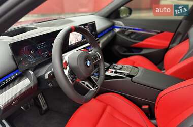 Седан BMW M5 2024 в 