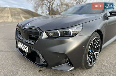 Седан BMW M5 2024 в 