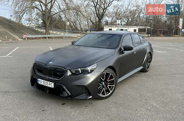 Седан BMW M5 2024 в Киеве