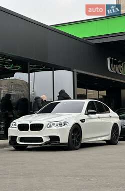 Седан BMW M5 2013 в Черкасах