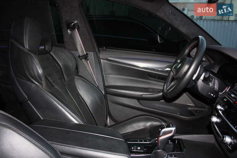 Седан BMW M5 2020 в Хмельницком