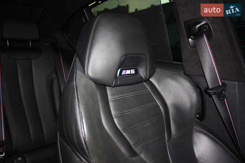 Седан BMW M5 2020 в Хмельницком