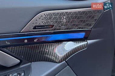 Седан BMW M5 2025 в 