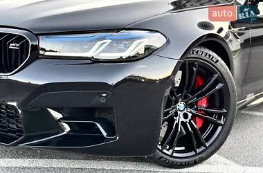 Седан BMW M5 2022 в 
