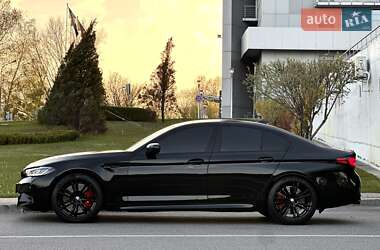Седан BMW M5 2022 в 
