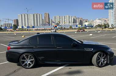 Седан BMW M5 2011 в 