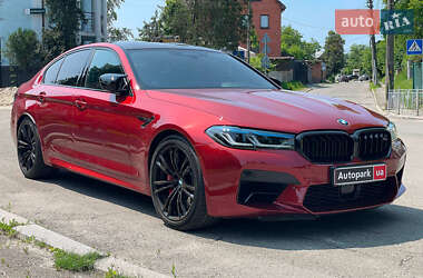 Седан BMW M5 2022 в 
