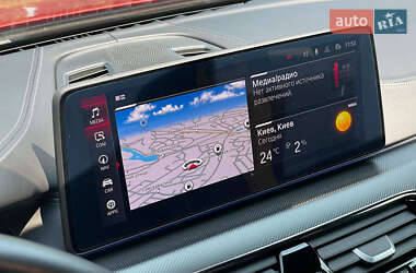 Седан BMW M5 2022 в 