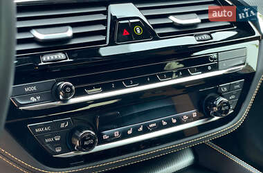 Седан BMW M5 2022 в 